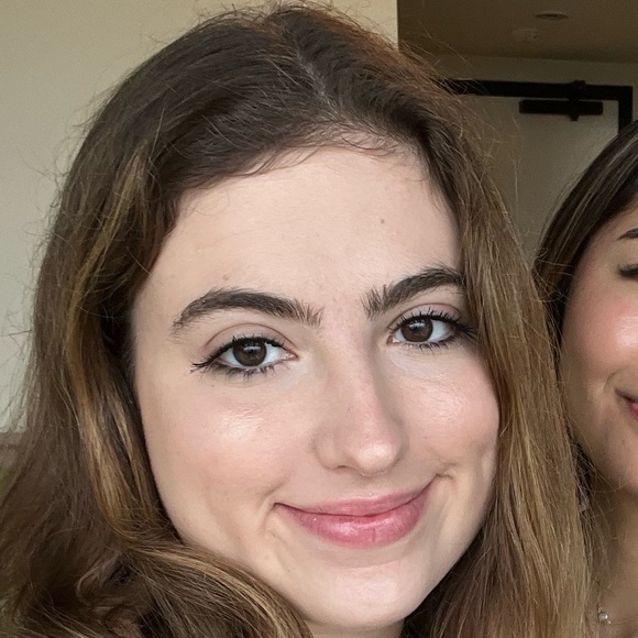 Meet your posher Colette! - Picture 1 of 4